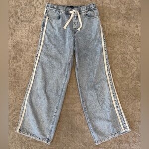 Gap High Rise Pull-On Wide-Leg Jeans light wash with side stripes, size small
